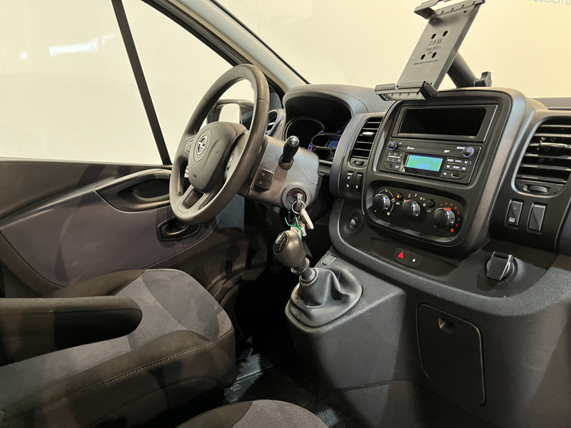 Opel Vivaro 1.6 CDTI L1H1 Servicebus / Inrichting / Euro 6 / Airco / Cruise Control / 3-Zits - Fourgonnette: photos 3 Opel Vivaro 1.6 CDTI L1H1 Servicebus / Inrichting / Euro 6 / Airco / Cruise Control / 3-Zits - Fourgonnette: photos 3