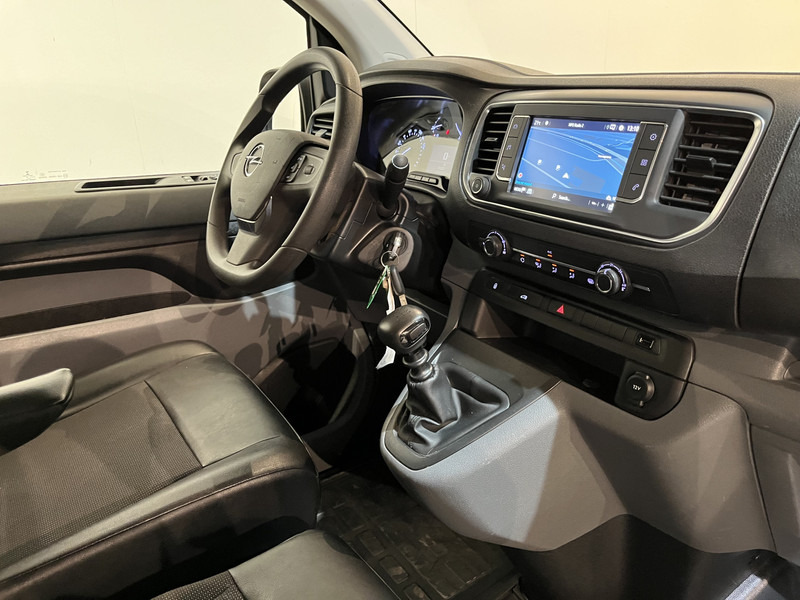 Opel Vivaro 2.0 CDTI L3H1 150 PK Servicebus / Inrichting / Euro 6 / Airco / Cruise Control / Camera / Trekhaak / CarPlay / Navigatie / 3-Zits / - Fourgonnette: photos 3 Opel Vivaro 2.0 CDTI L3H1 150 PK Servicebus / Inrichting / Euro 6 / Airco / Cruise Control / Camera / Trekhaak / CarPlay / Navigatie / 3-Zits / - Fourgonnette: photos 3