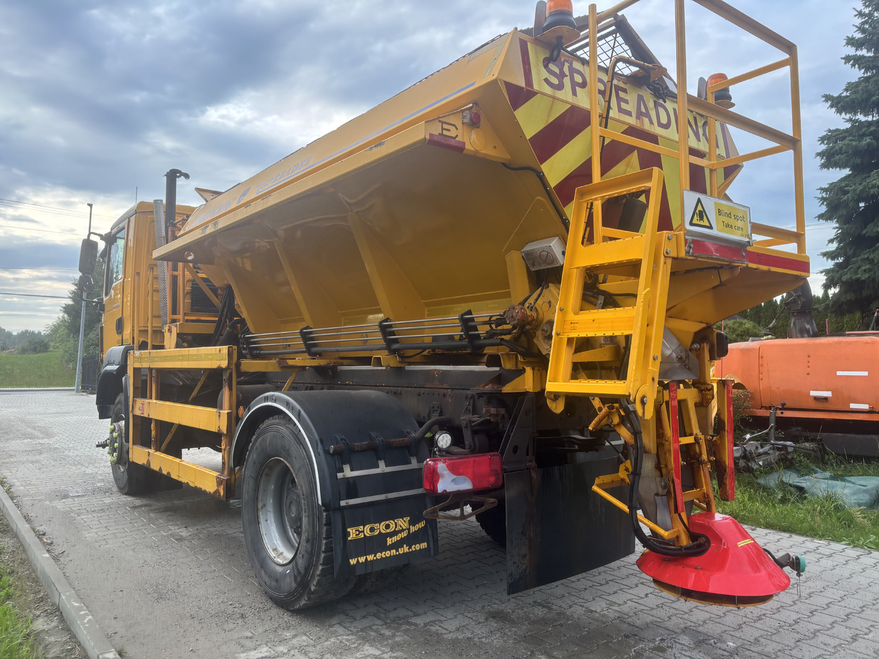 MAN TGM 18.250 4X4BB GRITTER/SPREADER/PLOUGH - Engin de déneigement: photos 3 MAN TGM 18.250 4X4BB GRITTER/SPREADER/PLOUGH - Engin de déneigement: photos 3