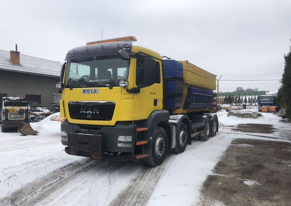 MAN TGS 32.360 8x4 piaskarka solarka schmidt euro5 pług - Véhicule de voirie/ Spécial, Camion: photos 4 MAN TGS 32.360 8x4 piaskarka solarka schmidt euro5 pług - Véhicule de voirie/ Spécial, Camion: photos 4