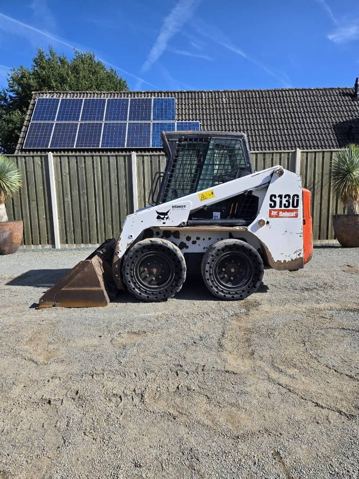 Bobcat S 130 - Mini chargeuse: photos 1 Bobcat S 130 - Mini chargeuse: photos 1