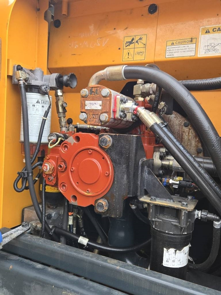 Pelle sur pneus Hyundai R 180W-9A: photos 18 Pelle sur pneus Hyundai R 180W-9A: photos 18