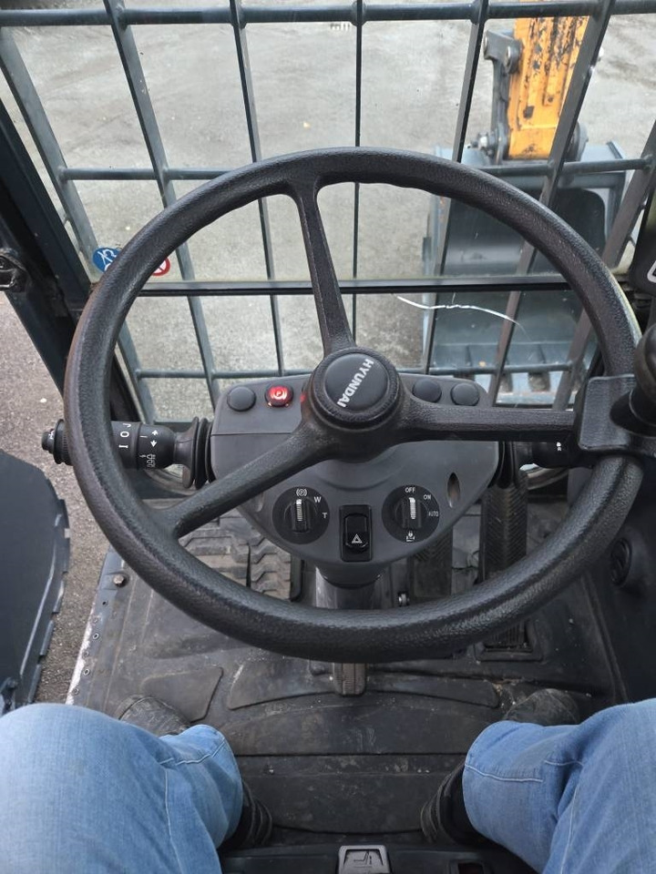 Pelle sur pneus Hyundai R 180W-9A: photos 28 Pelle sur pneus Hyundai R 180W-9A: photos 28