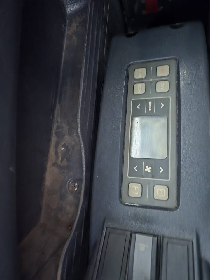 Pelle sur pneus Hyundai R 180W-9A: photos 29 Pelle sur pneus Hyundai R 180W-9A: photos 29