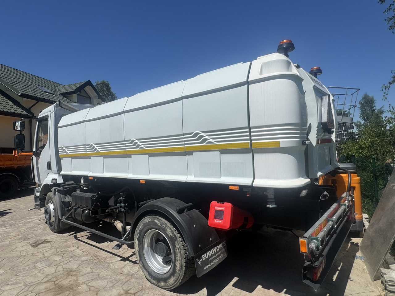 Renault Midlum water truck laveuse sprinkler - Balayeuse de voirie: photos 3 Renault Midlum water truck laveuse sprinkler - Balayeuse de voirie: photos 3