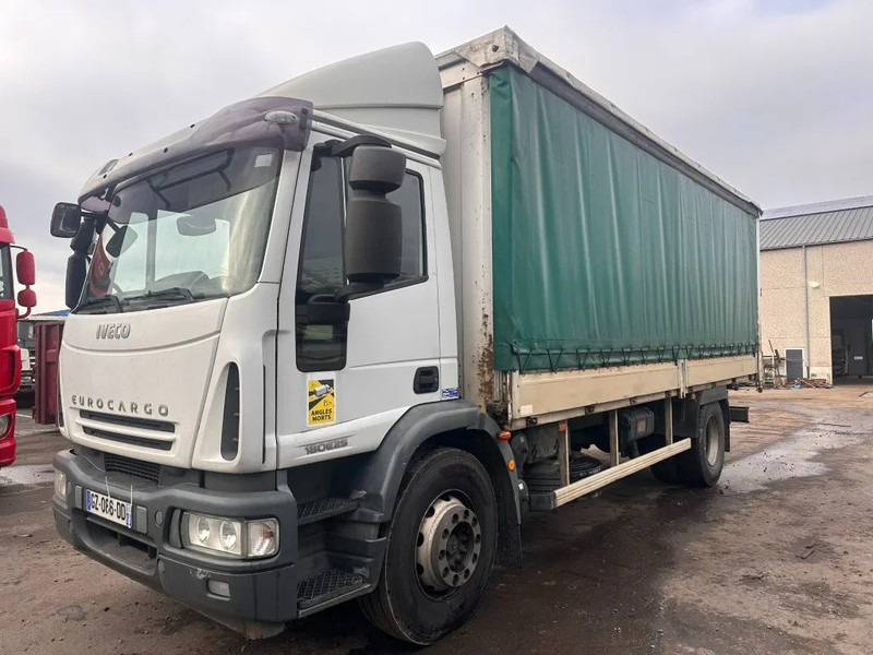 Iveco 180 E25 - Camion fourgon: photos 1 Iveco 180 E25 - Camion fourgon: photos 1