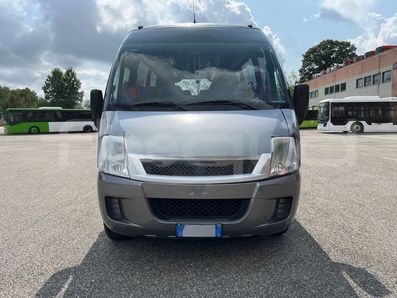 Iveco Daily - Autocar: photos 2 Iveco Daily - Autocar: photos 2
