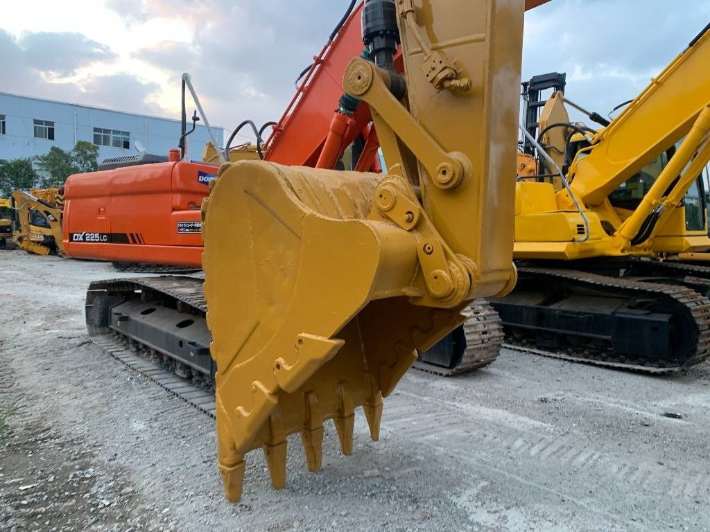 CAT 325 D - Pelle sur chenille: photos 3 CAT 325 D - Pelle sur chenille: photos 3
