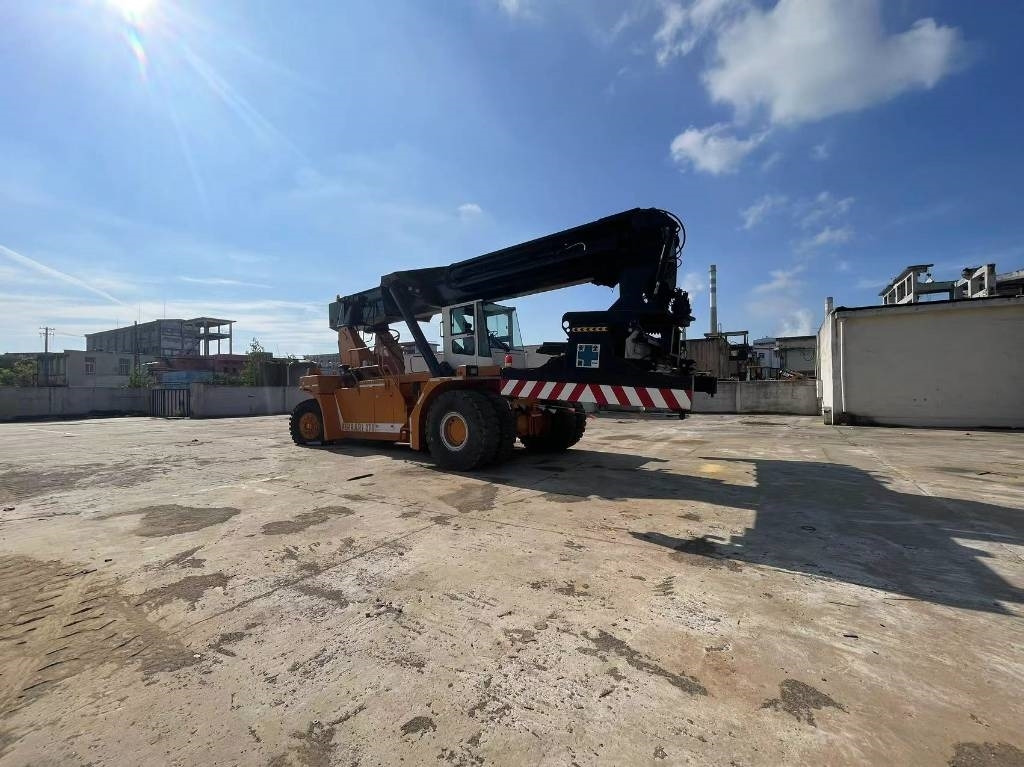 CVS Ferrari F 278.6 - Reach stacker: photos 5 CVS Ferrari F 278.6 - Reach stacker: photos 5