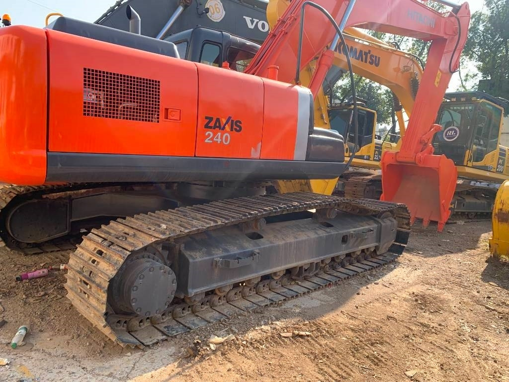 Hitachi Zaxis 240 - Pelle sur chenille: photos 3 Hitachi Zaxis 240 - Pelle sur chenille: photos 3