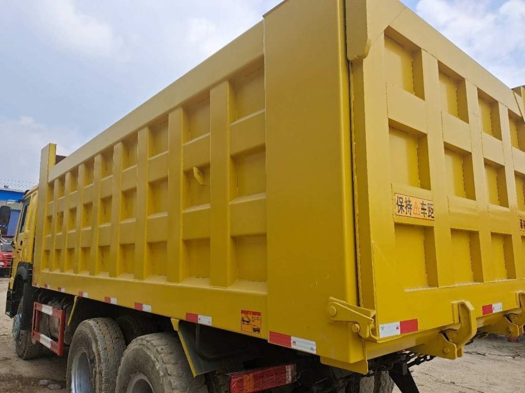 Howo 6X4  - Camion benne: photos 4 Howo 6X4  - Camion benne: photos 4