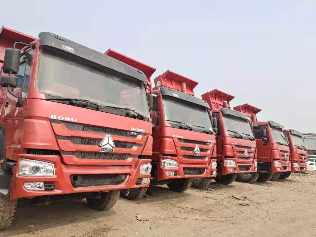 Howo 6X4 - Camion benne: photos 1 Howo 6X4 - Camion benne: photos 1