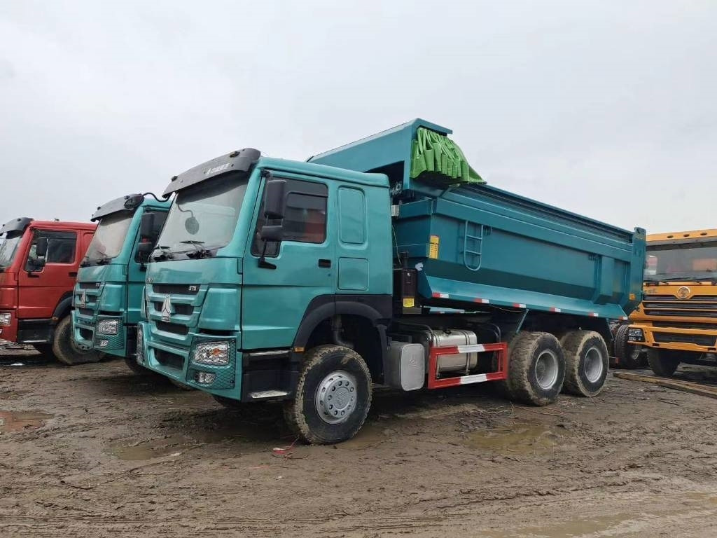 Howo 6X4 - Camion benne: photos 3 Howo 6X4 - Camion benne: photos 3