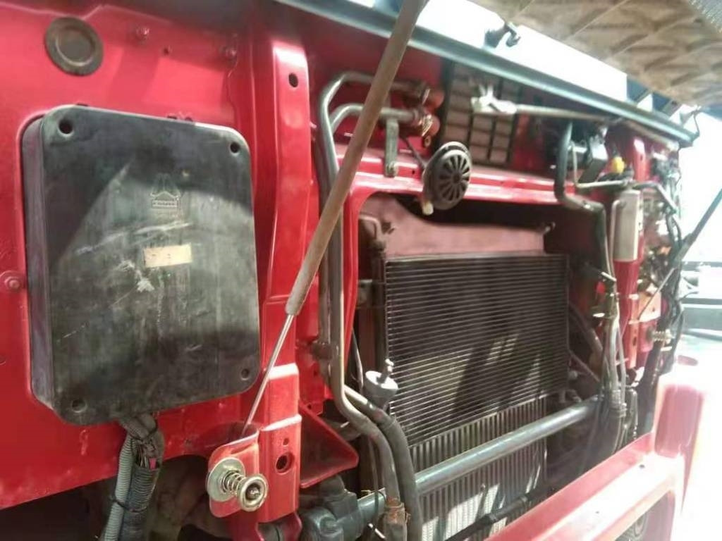 Howo 6X4 - Camion benne: photos 4 Howo 6X4 - Camion benne: photos 4