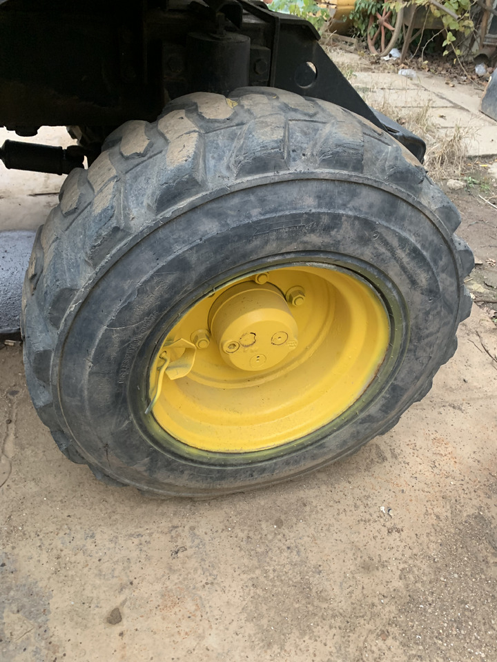 Hyudai R60W-7 - Pelle sur pneus: photos 5 Hyudai R60W-7 - Pelle sur pneus: photos 5