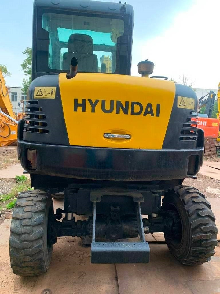 Hyundai Robex 60 W-7 - Pelle sur pneus: photos 5 Hyundai Robex 60 W-7 - Pelle sur pneus: photos 5