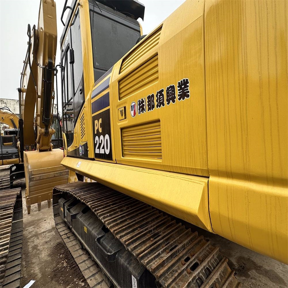Komatsu PC 200 - Pelle sur chenille: photos 5 Komatsu PC 200 - Pelle sur chenille: photos 5