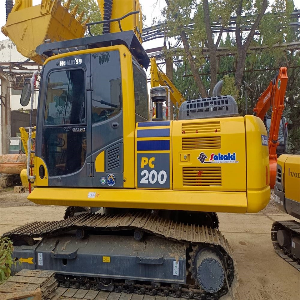 Komatsu PC 200 - Pelle sur chenille: photos 3 Komatsu PC 200 - Pelle sur chenille: photos 3