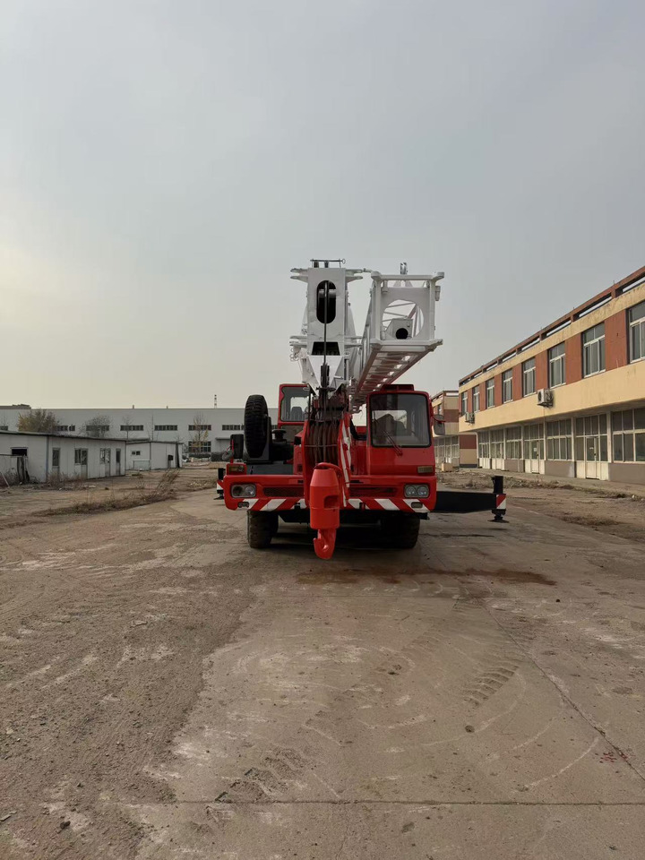 TADANO TG700E - Grue mobile: photos 4 TADANO TG700E - Grue mobile: photos 4