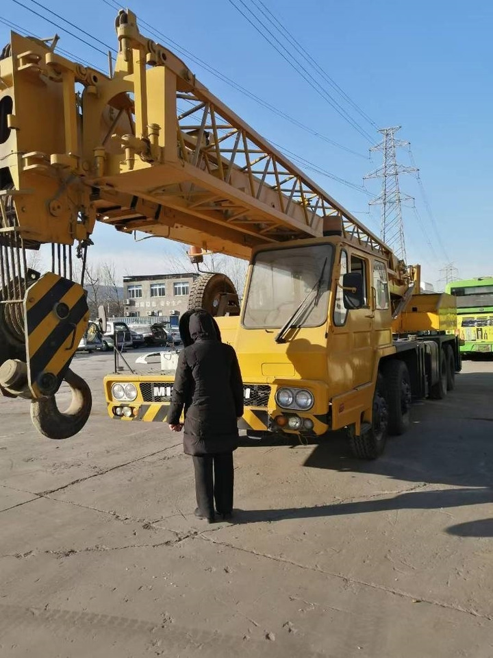 Tadano TL 300 E - Grue mobile: photos 1 Tadano TL 300 E - Grue mobile: photos 1