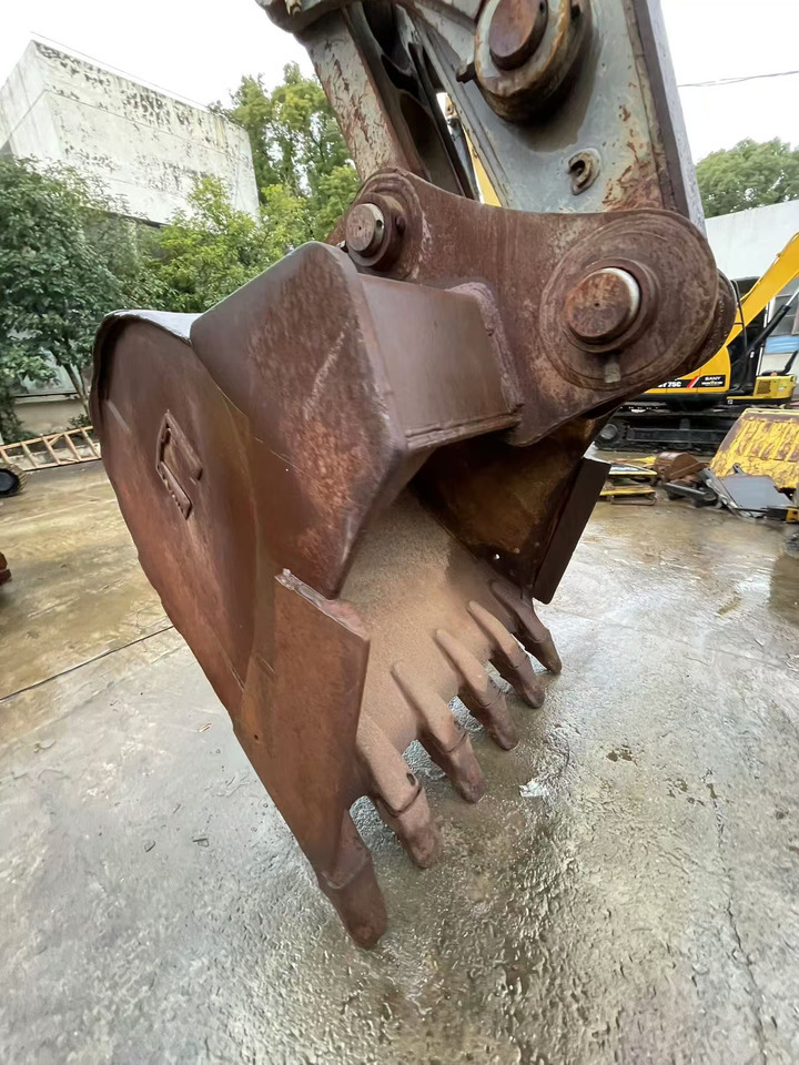 VOLVO EC380DL - Pelle sur pneus: photos 5 VOLVO EC380DL - Pelle sur pneus: photos 5