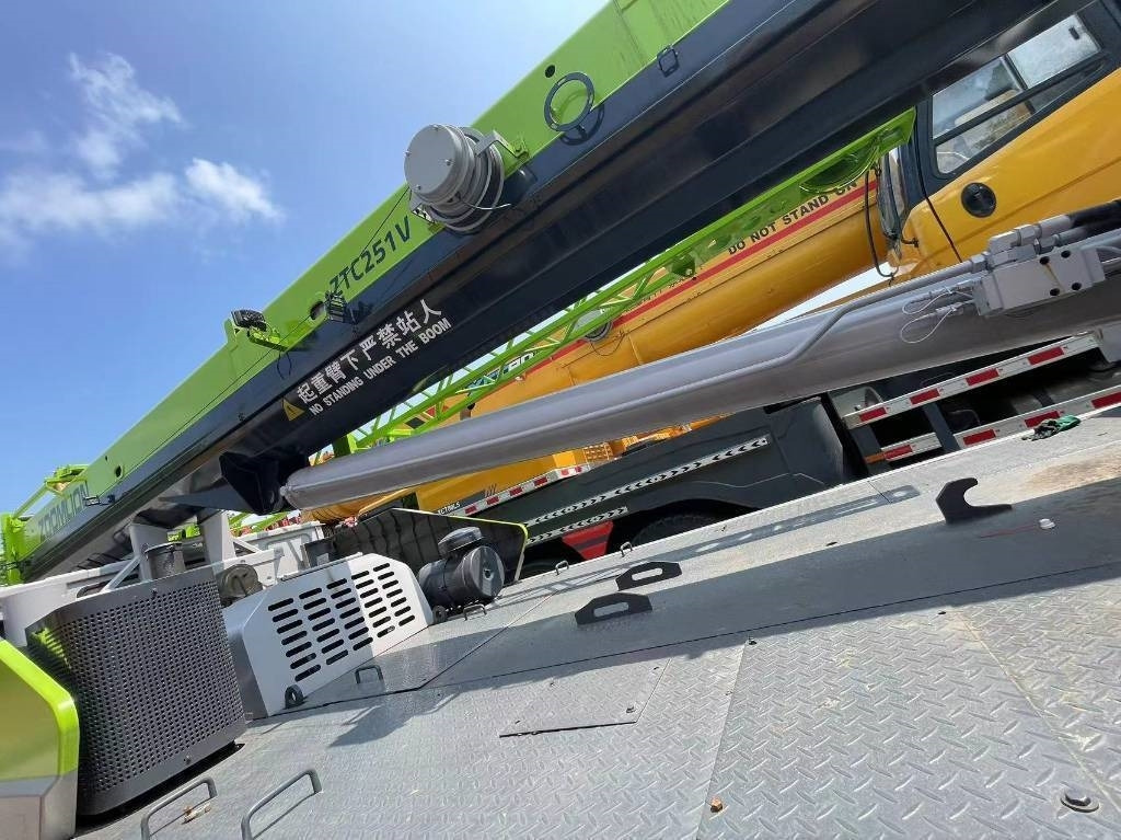 Zoomlion ZTC251V - Grue mobile: photos 5 Zoomlion ZTC251V - Grue mobile: photos 5
