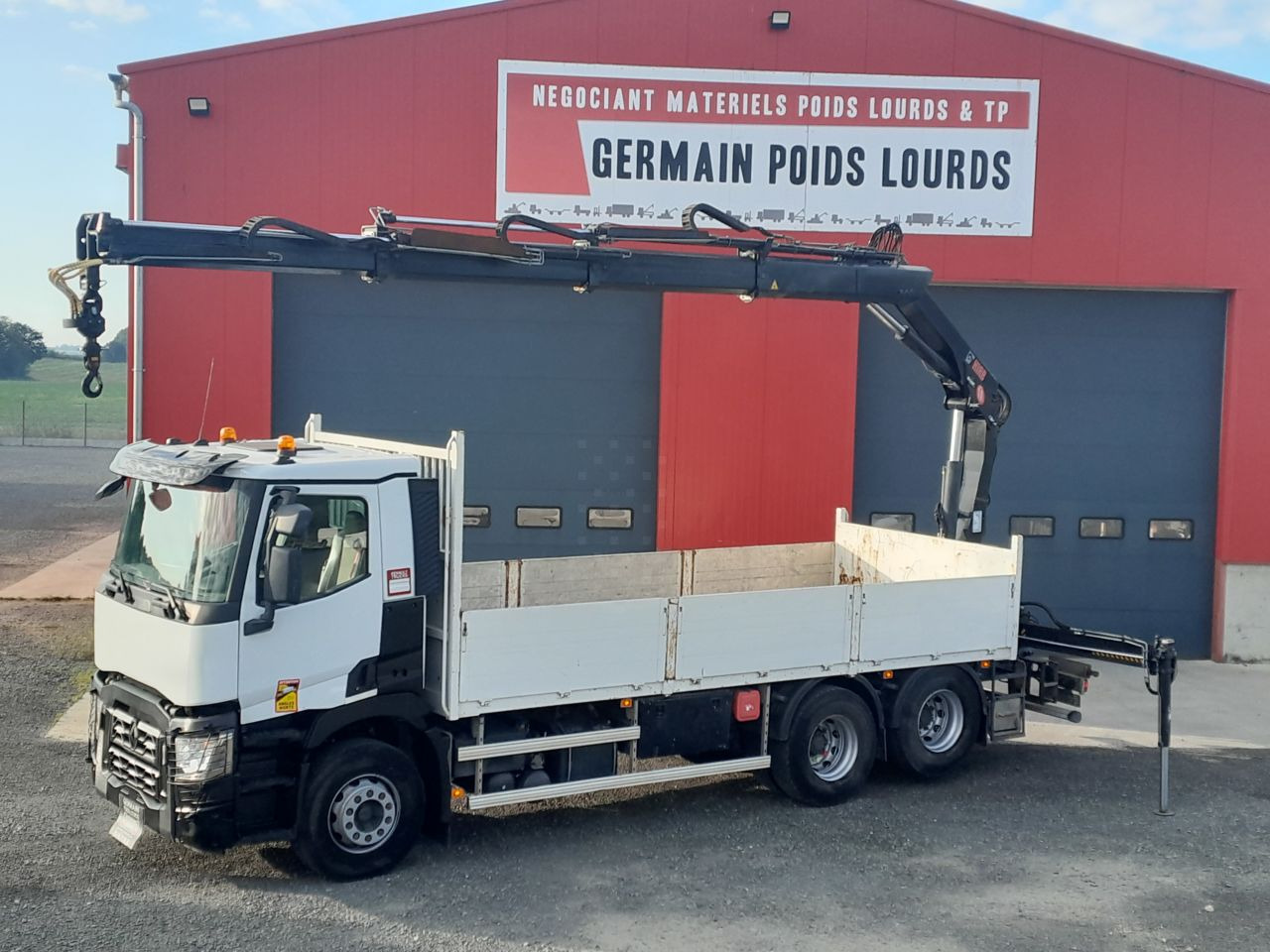 Renault C380 6x2 DTI11 6x2 Standard platform Truck - Camion plateau, Camion grue: photos 1 Renault C380 6x2 DTI11 6x2 Standard platform Truck - Camion plateau, Camion grue: photos 1