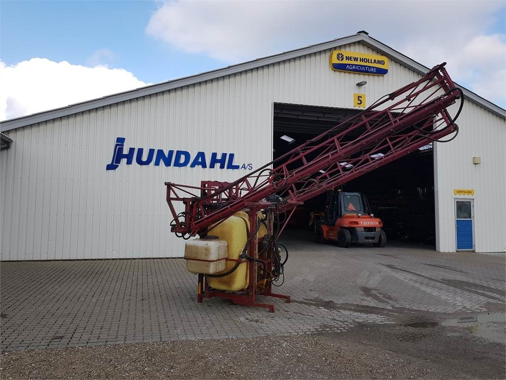 Hardi 1200L, 20 M. MED EL - Pulvé porté: photos 1 Hardi 1200L, 20 M. MED EL - Pulvé porté: photos 1