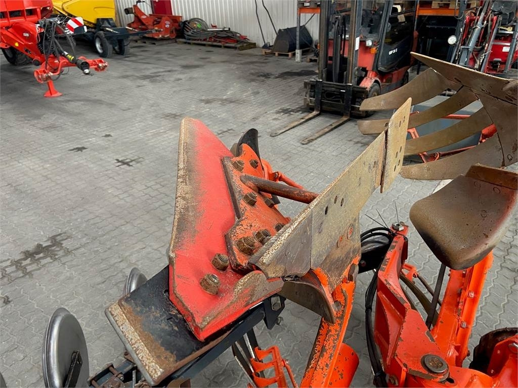 Charrue Kuhn VARI-MASTER 153 4+1: photos 6 Charrue Kuhn VARI-MASTER 153 4+1: photos 6