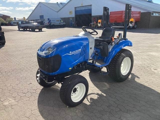 New Holland BOOMER 25 TMR - Tracteur communal: photos 1 New Holland BOOMER 25 TMR - Tracteur communal: photos 1