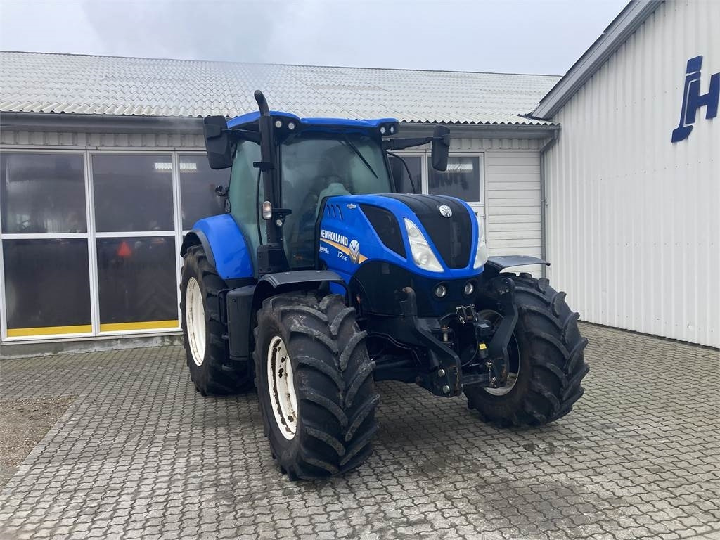 New Holland T7.175 AC MY 18  - Tracteur agricole: photos 2 New Holland T7.175 AC MY 18  - Tracteur agricole: photos 2