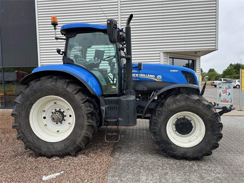 New Holland T7.270AC KEY - Tracteur agricole: photos 2 New Holland T7.270AC KEY - Tracteur agricole: photos 2