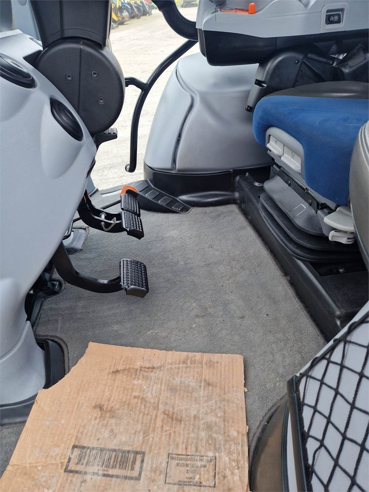 New Holland T7.270AC STAGE V - Tracteur agricole: photos 5 New Holland T7.270AC STAGE V - Tracteur agricole: photos 5