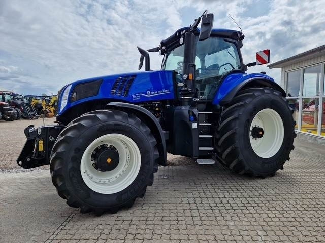 New Holland T8.435 PLMI UC ST. V - Tracteur agricole: photos 1 New Holland T8.435 PLMI UC ST. V - Tracteur agricole: photos 1