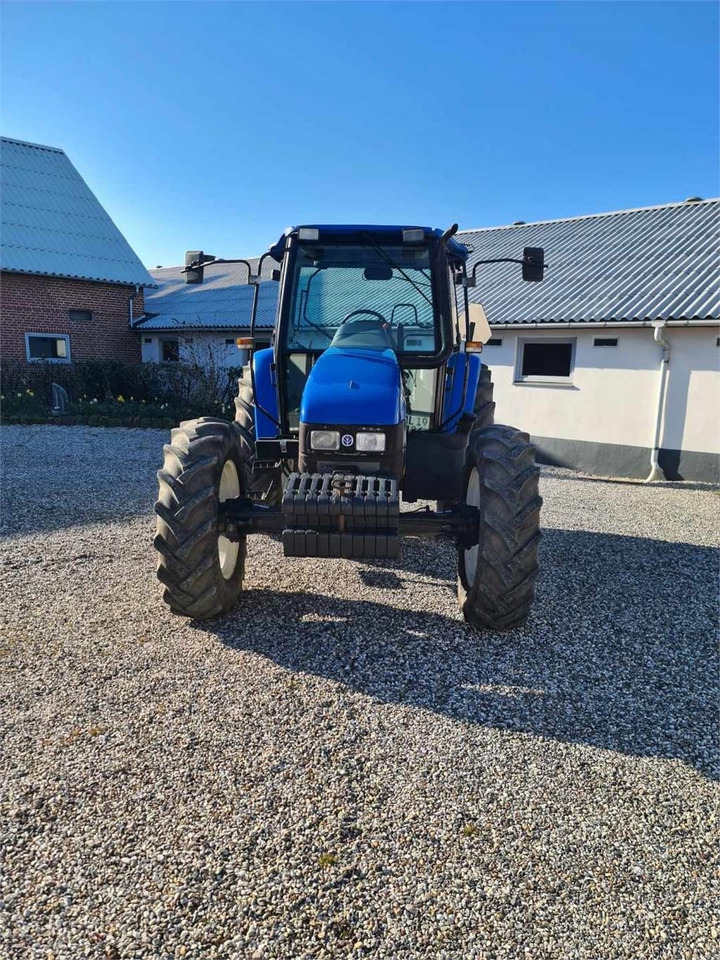 New Holland TL100-4WD - Tracteur agricole: photos 5 New Holland TL100-4WD - Tracteur agricole: photos 5