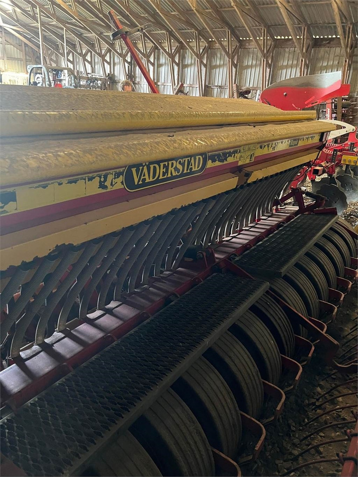 Vaderstad RAPID 400S - Combiné de semis: photos 4 Vaderstad RAPID 400S - Combiné de semis: photos 4