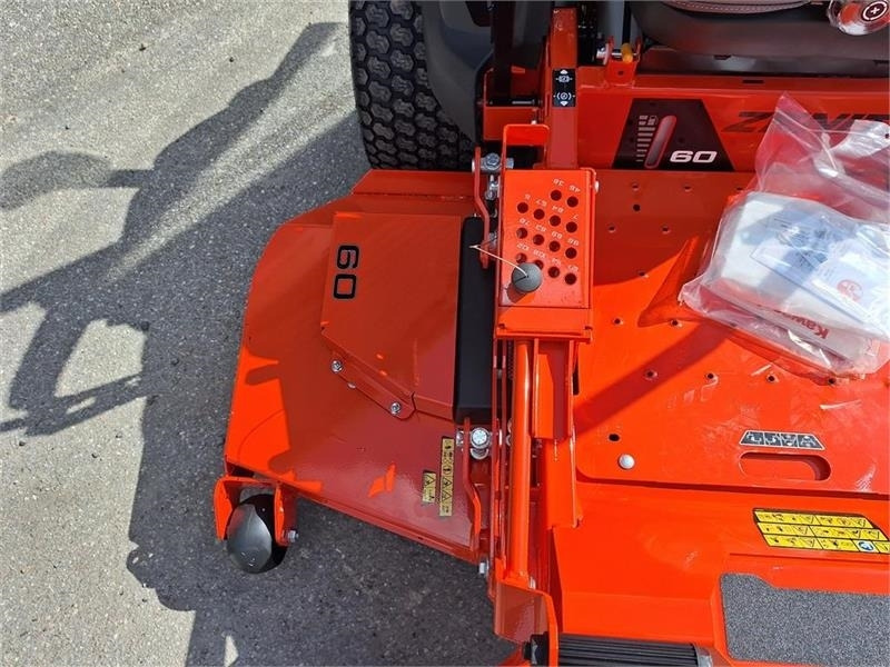 Ariens Zenith 60" (152 cm Klippe bredde) - Tracteur communal: photos 4 Ariens Zenith 60" (152 cm Klippe bredde) - Tracteur communal: photos 4