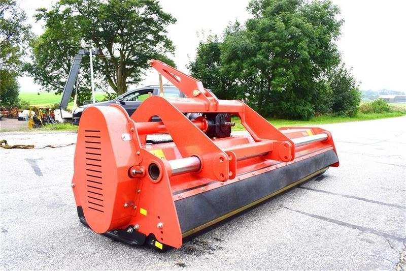 - - - Boxer AG 300 front og bagmonteret - Broyeur à axe horizontal: photos 2 - - - Boxer AG 300 front og bagmonteret - Broyeur à axe horizontal: photos 2