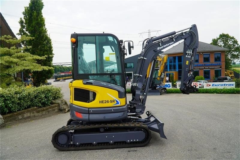 Eurotrac HE26-SR - Mini pelle: photos 1 Eurotrac HE26-SR - Mini pelle: photos 1