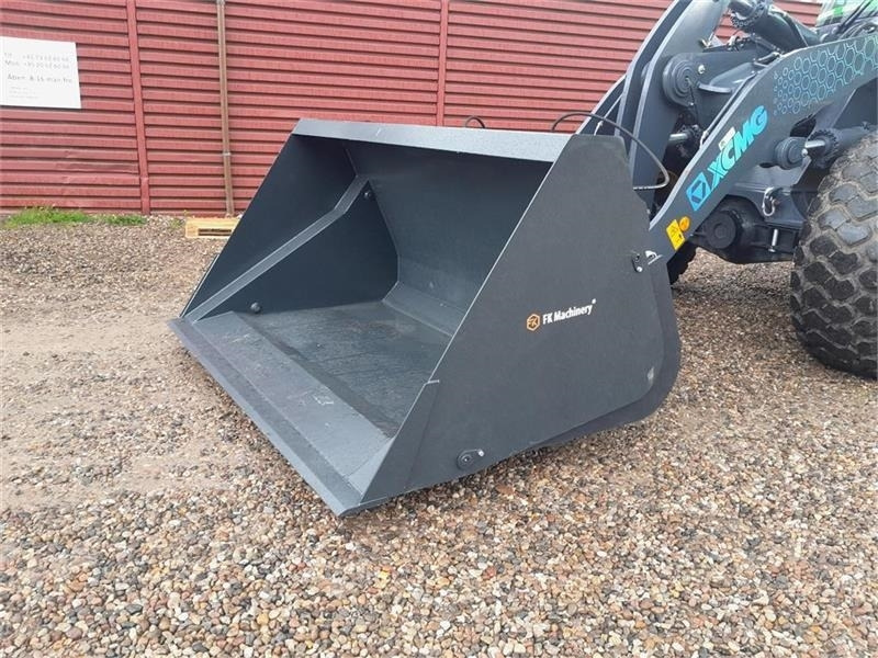 - - - FK MASCHINERY - Godet pour chargeur: photos 1 - - - FK MASCHINERY - Godet pour chargeur: photos 1