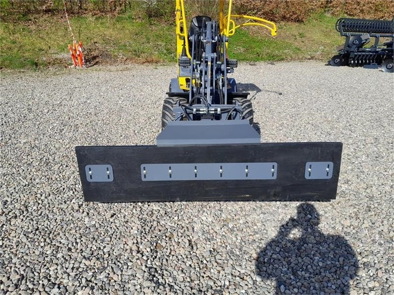 FK Machinery FODER SKRABER - Lame pour Engins de chantier: photos 2 FK Machinery FODER SKRABER - Lame pour Engins de chantier: photos 2