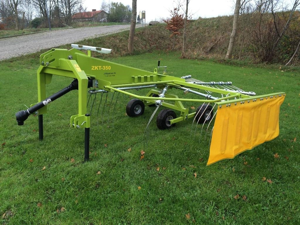 J-Maskiner 350 - Faneuse: photos 2 J-Maskiner 350 - Faneuse: photos 2
