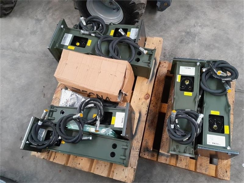 - - - TECHNA Professionel - Marteau hydraulique pour Mini pelle: photos 1 - - - TECHNA Professionel - Marteau hydraulique pour Mini pelle: photos 1