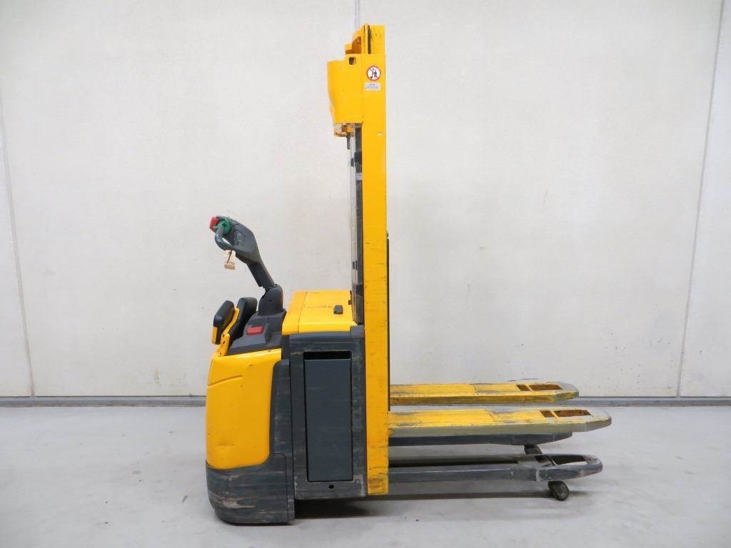 Jungheinrich ERC 212Z - Gerbeur: photos 1 Jungheinrich ERC 212Z - Gerbeur: photos 1