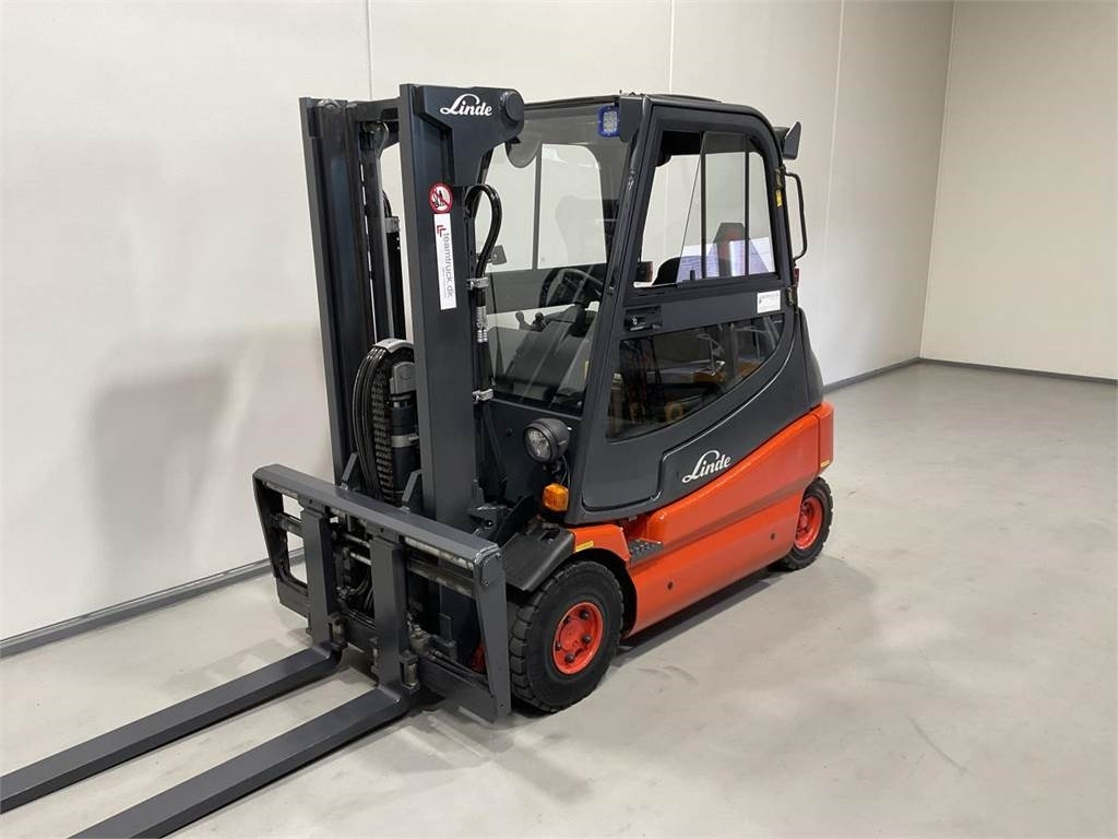 Linde E25P - 02 - Chariot élévateur électrique: photos 4 Linde E25P - 02 - Chariot élévateur électrique: photos 4