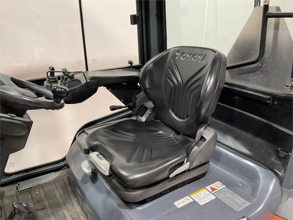 Toyota 40-8FD40N  - Chariot élévateur diesel: photos 5 Toyota 40-8FD40N  - Chariot élévateur diesel: photos 5