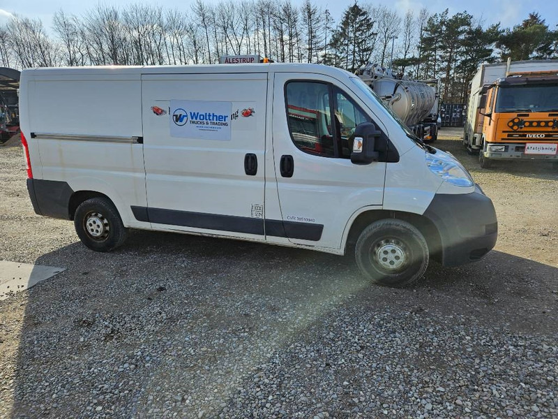 Citroën Jumper 30 2,2 HDi 130 Box - Fourgonnette: photos 4 Citroën Jumper 30 2,2 HDi 130 Box - Fourgonnette: photos 4