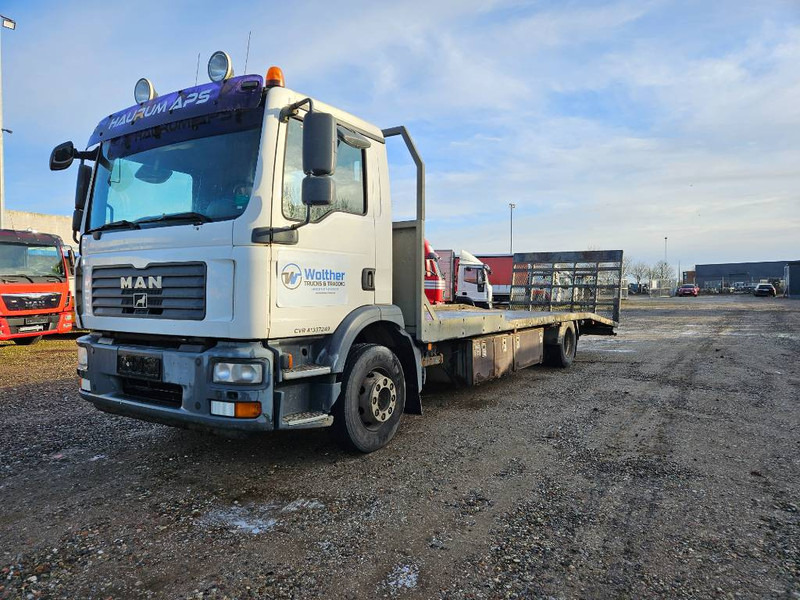 MAN TGM 15.280 // Machinetransport // Autotransporter - Remorqueuse: photos 3 MAN TGM 15.280 // Machinetransport // Autotransporter - Remorqueuse: photos 3