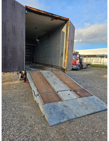 Montracon Racing// machinetrailer // Living area - Semi-remorque: photos 4 Montracon Racing// machinetrailer // Living area - Semi-remorque: photos 4