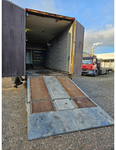 Montracon Racing// machinetrailer // Living area - Semi-remorque: photos 3 Montracon Racing// machinetrailer // Living area - Semi-remorque: photos 3